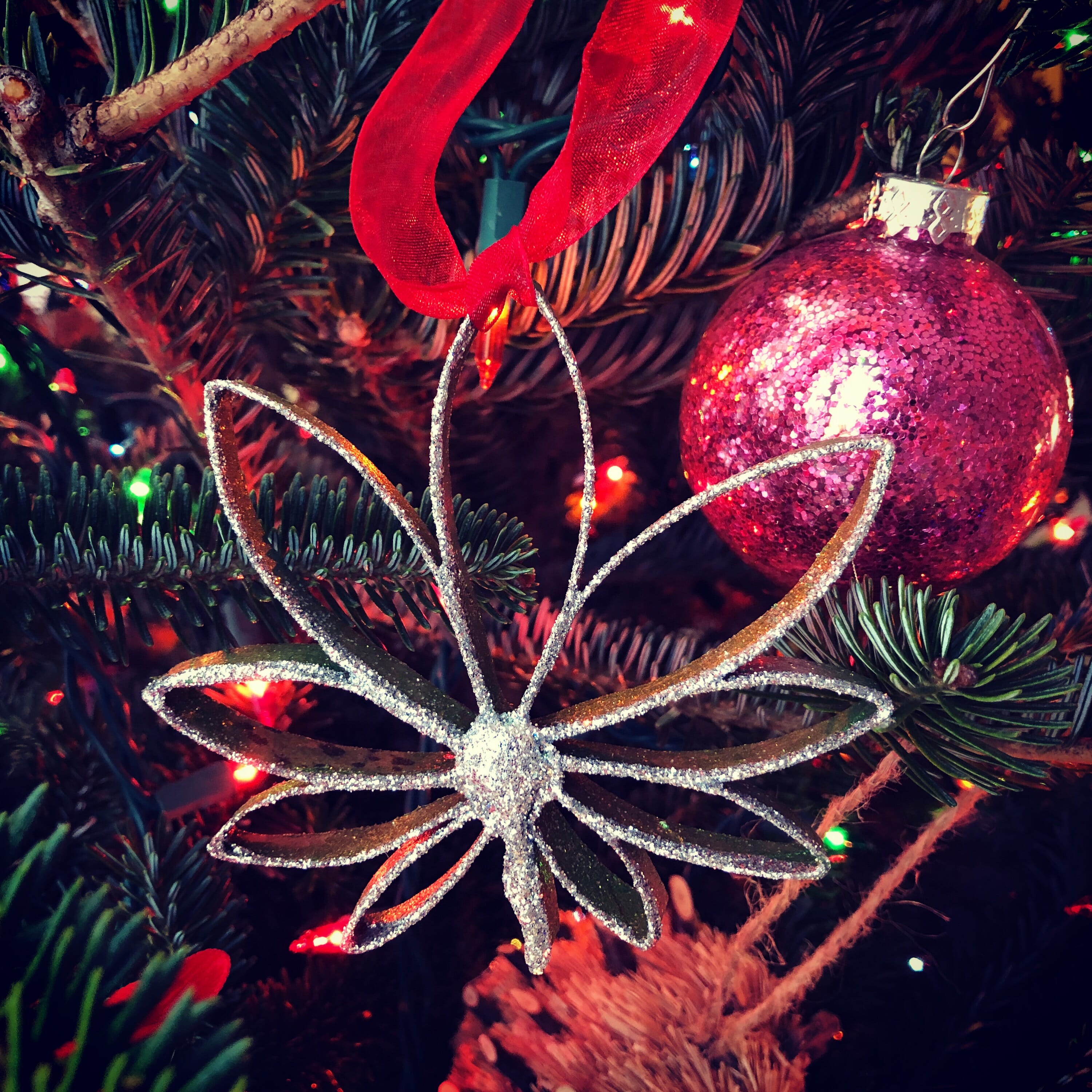 Marijuana leaf ornament Can Weed Make You Feel Cold